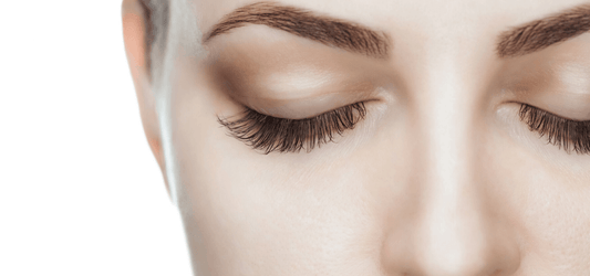 Wimpernstylistin: Ausbildung, Voraussetzungen und Berufsbild